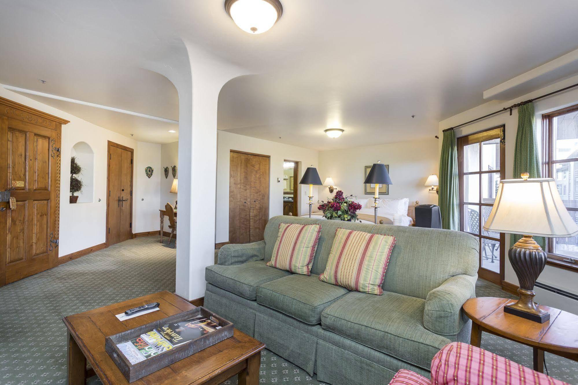 Goldener Hirsch Hotel Парк Сити Екстериор снимка