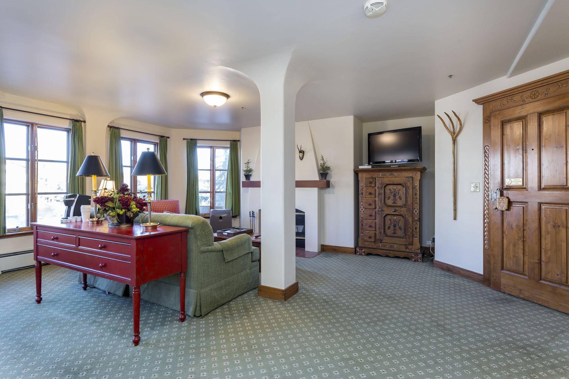 Goldener Hirsch Hotel Парк Сити Екстериор снимка
